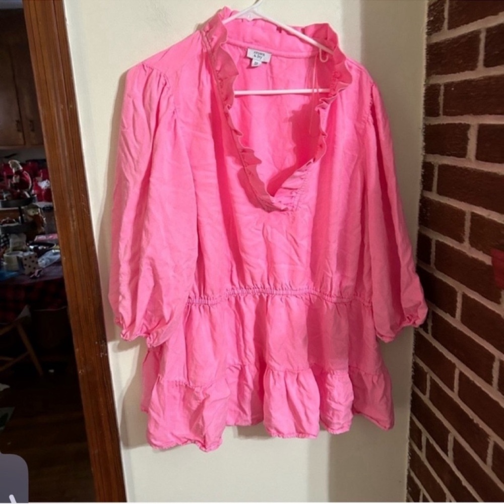 Crown & Ivy Size 3x Vibrant Pink Top Ruffle Blouse